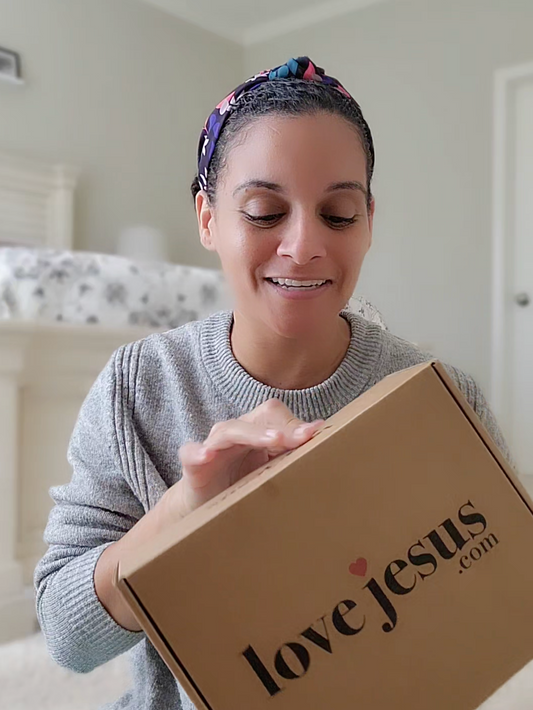 Womens Box – Love Jesus